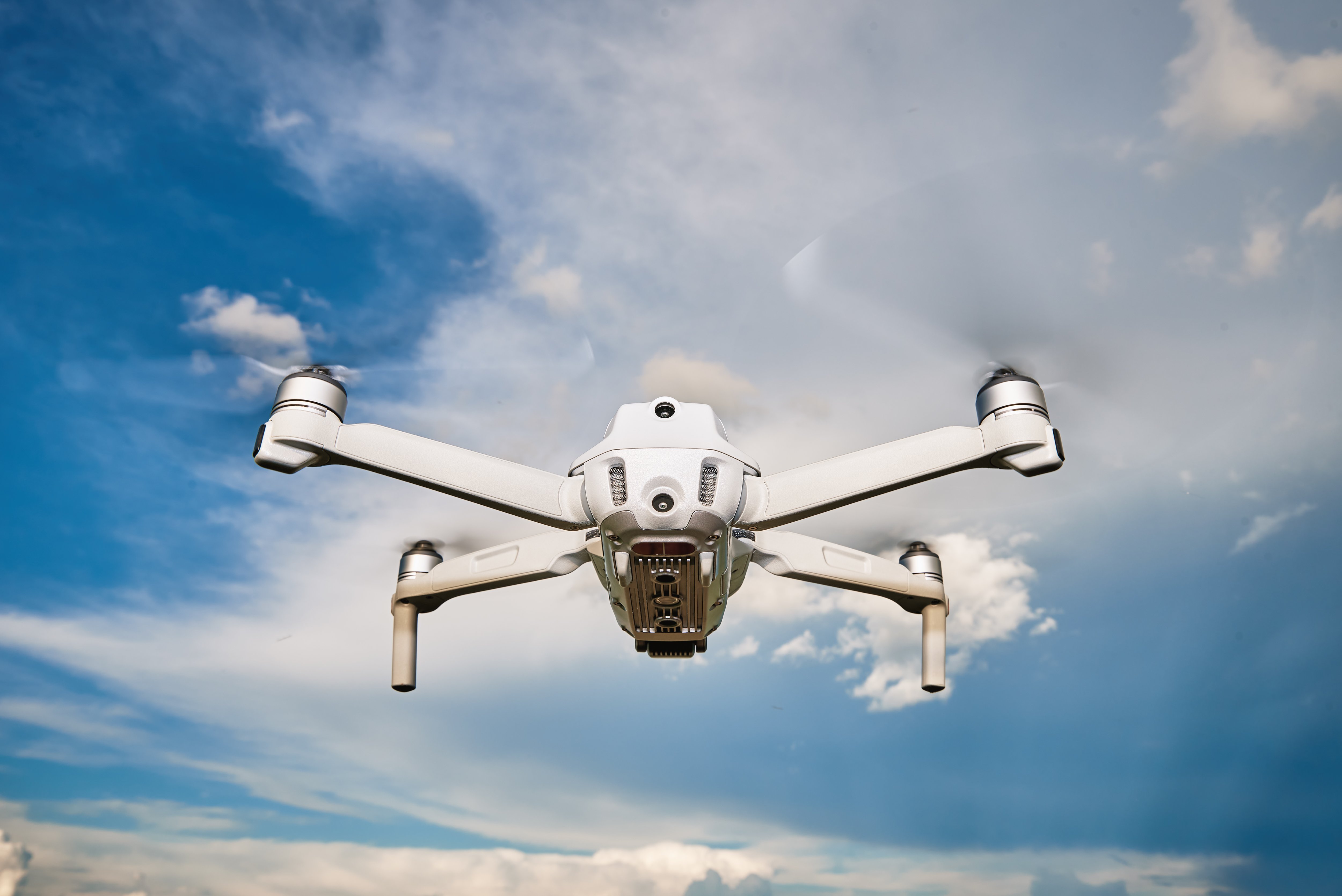 quapcopter-flying-in-the-sky-2025-04-02-04-03-58-utc